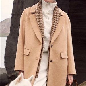 BANANA REPUBLIC SUNDAY COAT.  Size L. Camel brushed hair.  NWOT.